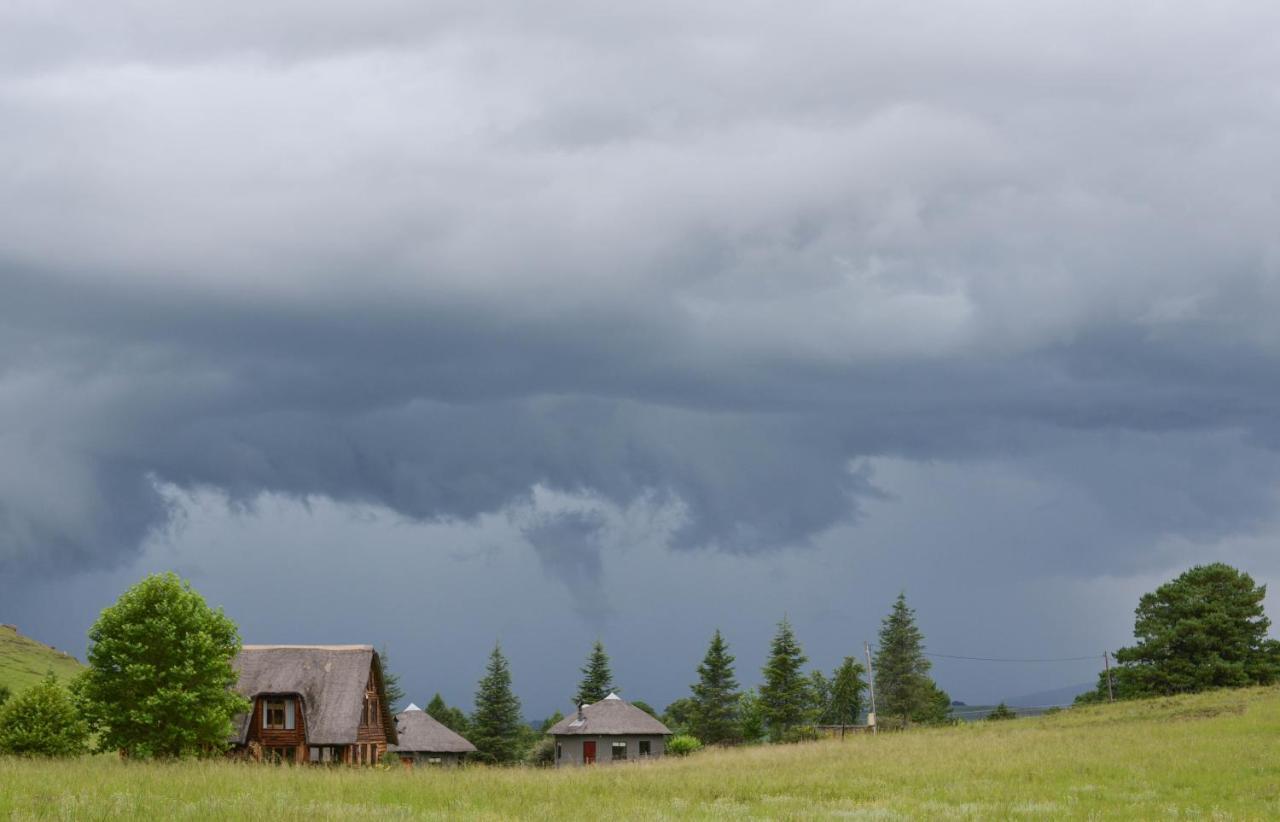 Khotso Lodge & Horse Trails Underberg Buitenkant foto